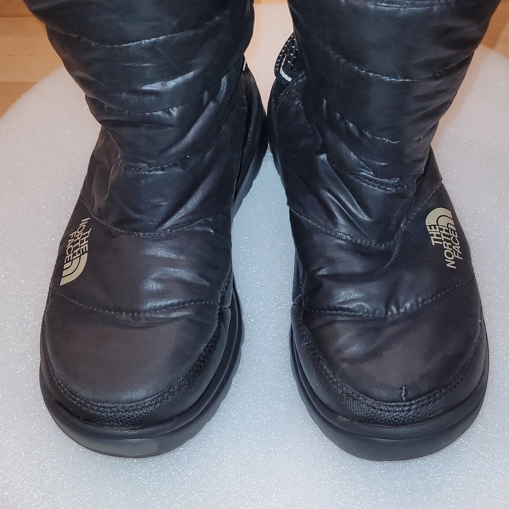 Used women's The Northface "Heat Seeker" winter boots sz. 5